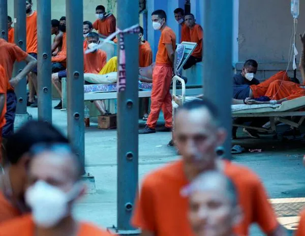 Encuentran a 15 reclusos muertos en la cárcel del litoral de Ecuador