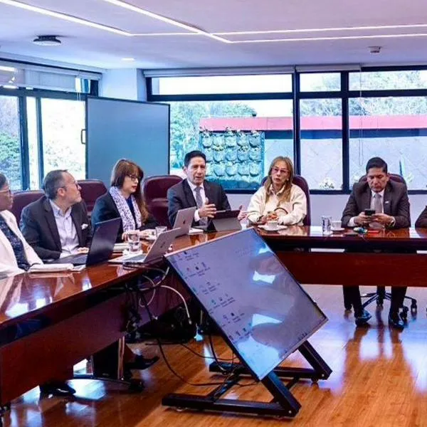 MinEnergía y Contraloría instalan mesa técnica sobre hidrocarburos y gas por seguridad energética