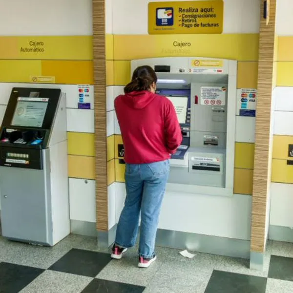 Horarios de atención de Bancolombia, Davivienda y Banco de Bogotá y otros bancos con sucursales físicas en diciembre 2025 en Colombia.