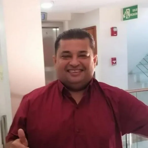 "Pa' eso ando armado": hijo de Jorge Oñate habría peleado con vecinos y dañó Navidad en su barrio de Valledupar. Habría golpeado a mujer. 