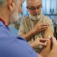 ¿Hay vacuna contra virus A(H3N2) que llegó a Colombia? Médicos advierten