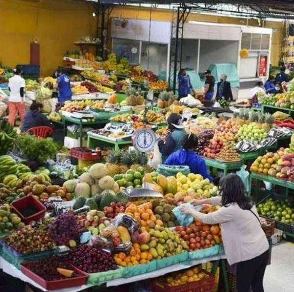 Cómo es el cambio en plazas de mercado en Bogotá en horarios por Navidad en 2025