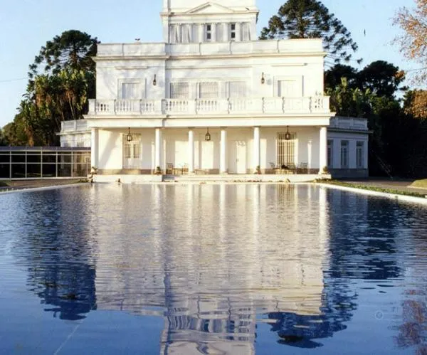 Un soldado aparece muerto en la residencia oficial de Javier Milei, presidente de Argentina