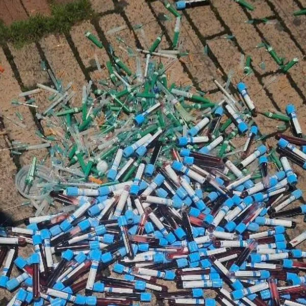 Temor por tubos llenos de sangre que aparecieron en el norte de Bogotá