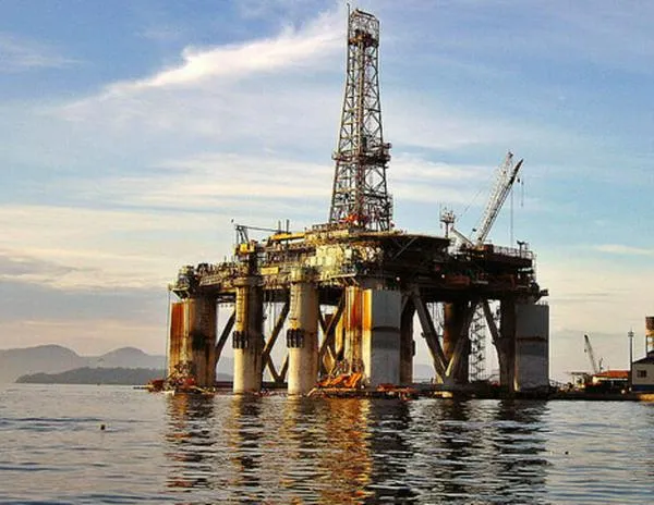 Bloqueo de Trump a petroleros “pueden ser devastadoras” para la economía venezolana, dice analista.