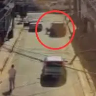 Mujer fue atropellada por reclamar que le estrellaron el carro, en Chía (video)