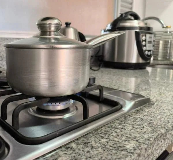 Oferta del gas se mantendrá aunque precios sí subirán. Naturgás confirmó sustitución con gas importado 