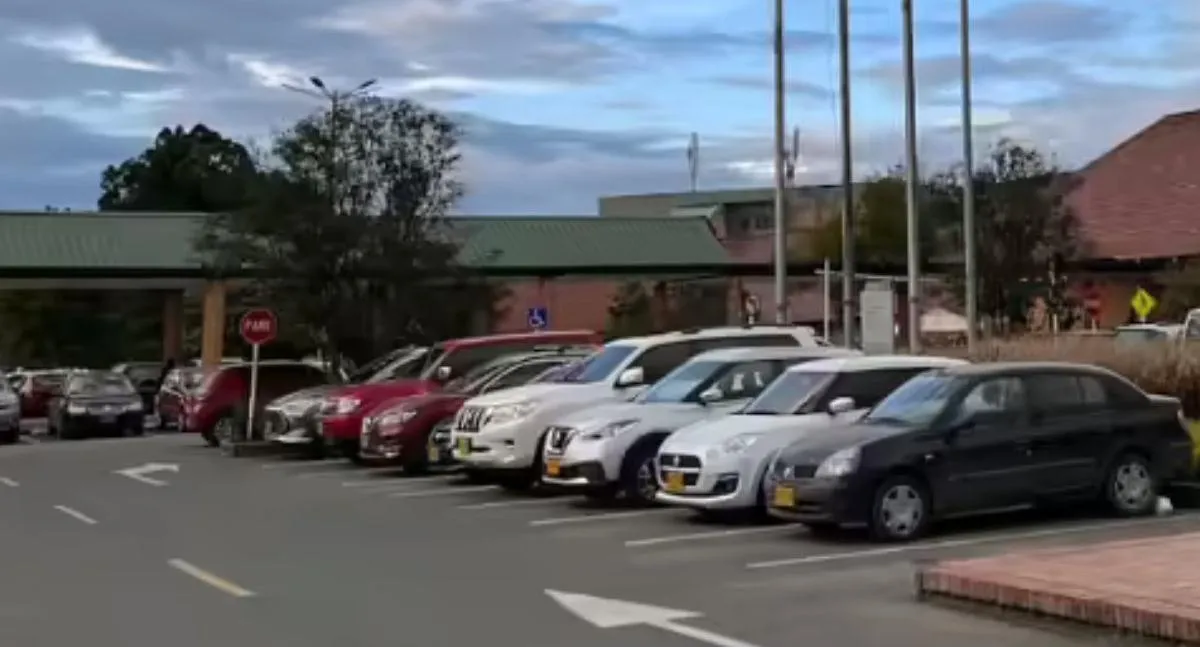 Robo en parqueadero de famoso centro comercial: víctima retiró dinero de  cajero