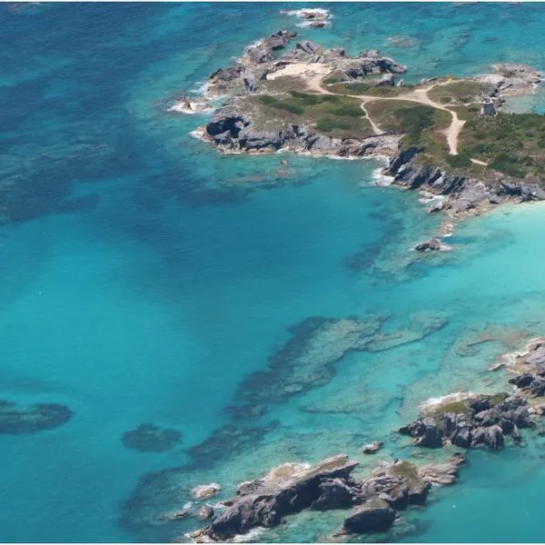 Qué hallaron bajo las Bermudas: la estructura rocosa que desafía la geología