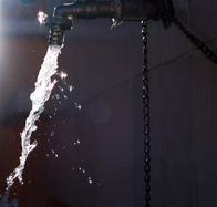 No era escasez: era agua robada. EAAB recuperó consumo para 61 mil hogares en Bogotá 