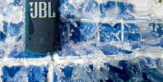 Probamos el JBL Grip: un parlante portátil para prender la fiesta este fin de año