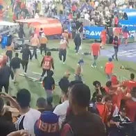 Video hinchas del Medellín se metiaron a cancha del Atanasio Girardot