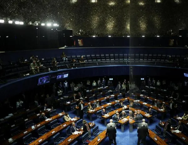 Senado de Brasil respalda un proyecto de ley que reduce la condena de prisión de Bolsonaro