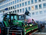 UE: miles de agricultores protestan en Bruselas contra el acuerdo de libre comercio con Mercosur