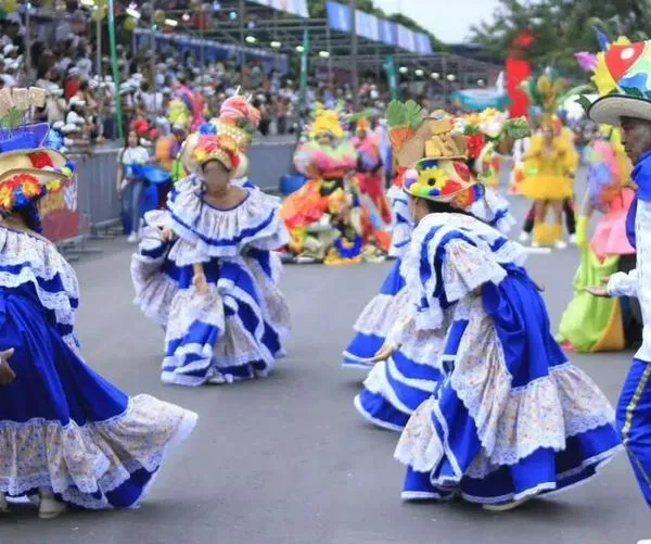 Cierres y desvíos viales por desfiles de Feria de Cali 2025