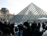 El Louvre reabre con normalidad tras la votación del personal para suspender la huelga por condiciones laborales