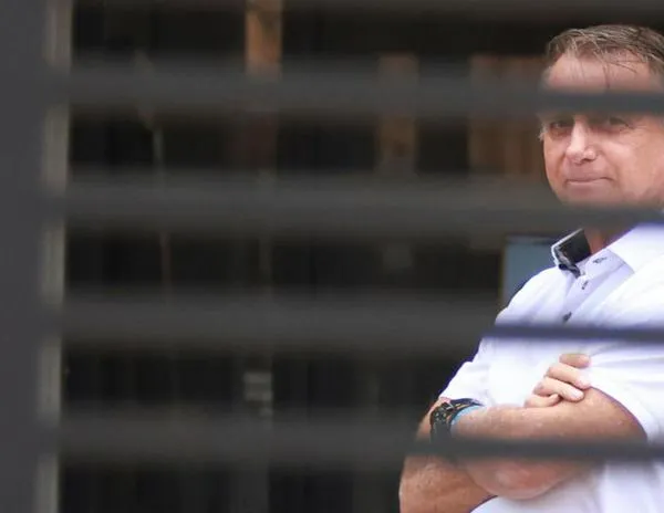 Juicio a Bolsonaro: Juez brasileño rechaza un nuevo recurso, pero autoriza cirugía