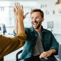 Celebran colombianos que trabajan fines de semana: 2026 llegará con ayuda