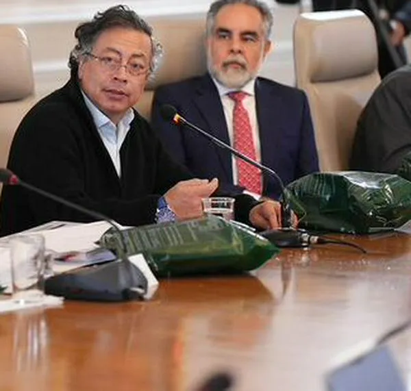 Gobierno cierra el 2025 con reformas hundidas y exministros en la cárcel: La Mesa Redonda 