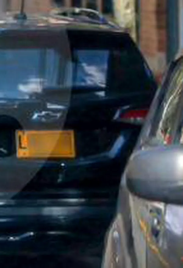 ¿Avivatos “autorizados” cobran por parquear en las calles de Sabaneta?