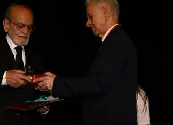 Reconocieron al maestro Humberto Gallego por su labor social y su entrega a la descentralización de la cultura