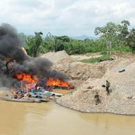 Video: así destruyeron una operación de minería ilegal en el río Cauca que financiaba a un terrorista