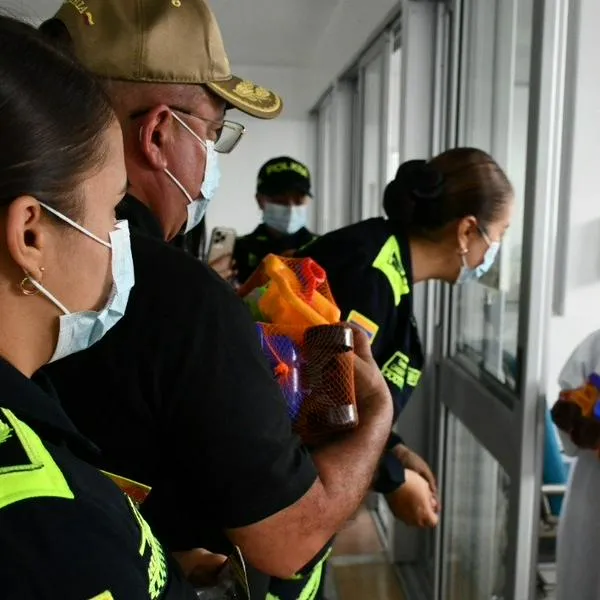 Entrega de regalos en el Hospital Universitario San Jorge