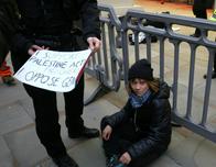 Detienen a Greta Thunberg en Londres por apoyo a grupo clasificado como terrorista