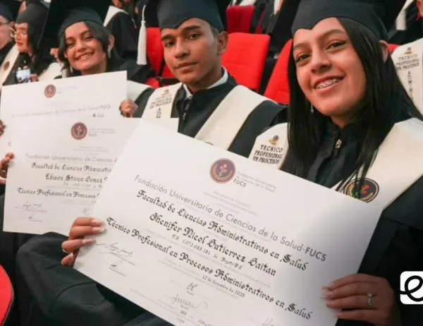 Más de 800 estudiantes de colegios oficiales obtuvieron doble titulación en 2025 