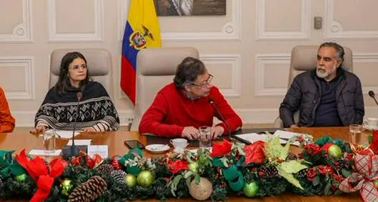 Petro alista alocución para defender su emergencia económica y anunciar aumento del mínimo