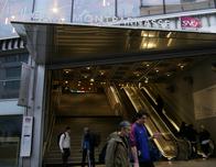 París: Tres mujeres heridas con un cuchillo en el metro; el presunto agresor fue detenido