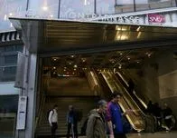 París: Tres mujeres heridas con un cuchillo en el metro; el presunto agresor fue detenido