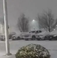 Videos de la tormenta invernal que paralizó vuelos en Estados Unidos y dejó pasajeros varados