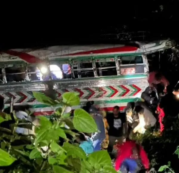 Bus cayó a un barranco y dejó 15 muertos en Guatemala