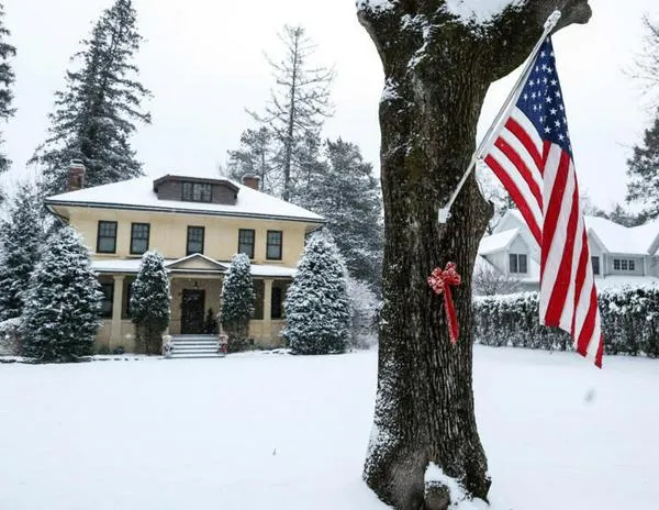 Miles de vuelos cancelados: tormenta invernal complica los viajes de fin de año en EE. UU.