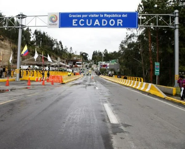 Colombia asegura que el Puente Internacional Rumichaca sigue abierto pese a decisión de Ecuador