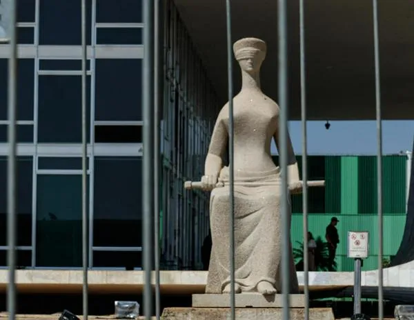 Brasil fortalece medidas contra condenados por trama golpista, luego de intento de fuga de expolicía