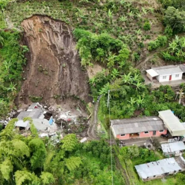 Tragedia en Nariño: avalancha sepultó casa con un menor y un adulto adentro, quienes murieron a causa de la emergencia. 