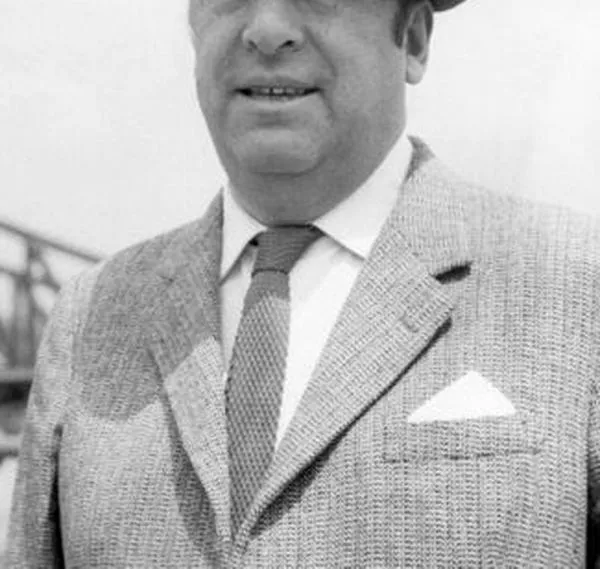 Del entierro de Neruda a la sombra de Víctor Jara (Obras inconclusas XVII)