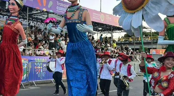 Desfile 'Cali Viejo': un homenaje a la cultura popular de la ciudad