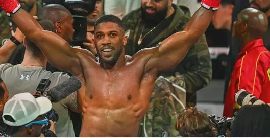 El boxeador Anthony Joshua sufre un accidente de tránsito en Nigeria: esto es lo que se sabe