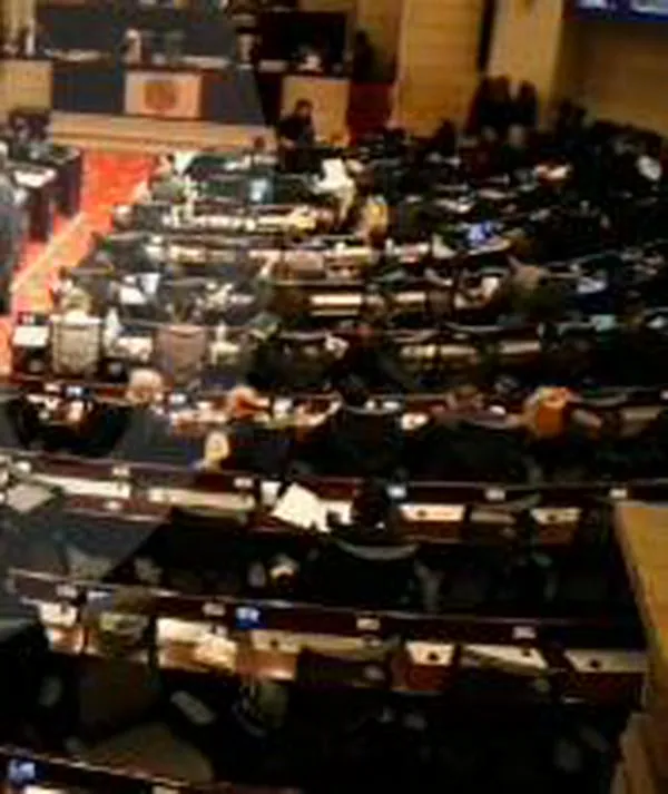 Posible alza del mínimo del 23% también inflaría salarios integrales: senadores recibirían un aumento de más de $11 millones