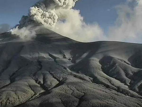 Volcán Puracé completa un mes en alerta naranja. Esto dice el más reciente reporte del SGC