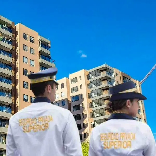 Alerta por problema para vigilantes en Colombia por aumento del salario mínimo