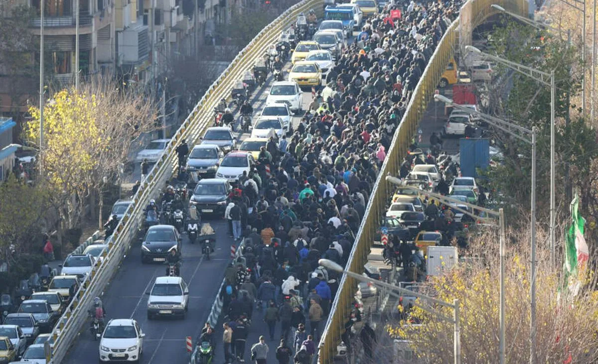 El presidente de Irán insta al Gobierno a escuchar las "demandas legítimas" de los manifestantes