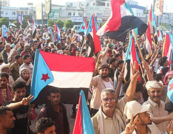 Yemen: Riad ataca un cargamento de armas para los separatistas, Saná decreta el estado de emergencia