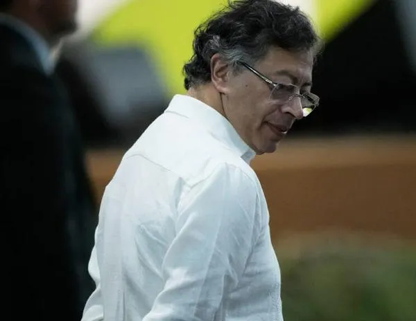 Colombia: el presidente Petro anuncia aumento histórico del salario mínimo para 2026