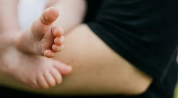 ¿Cuándo debe iniciar la alimentación complementaria en bebés? Tome nota