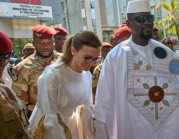 El líder golpista en Guinea, Doumbouya, elegido presidente en resultados provisionales