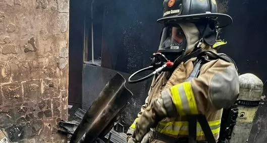 Incendio en plena víspera de Año Nuevo provocó pánico en Bogotá 